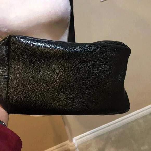 NWT Black Faux Leather Drawstring Bucket Shoulder Bag with wristlet. - Picture 9 of 12